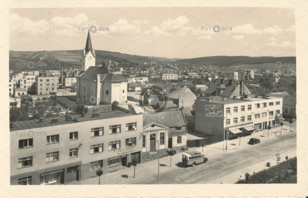 Zlín Štefánikova ulice s domem spolku Orel 1941