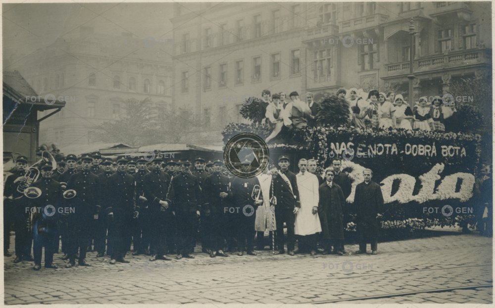 Alegorická skupina fy T. & A.BAŤA dne 28. září 1928 v Praze