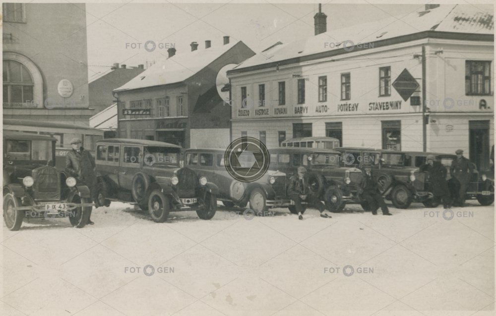 Zlín, náměstí Míru v pohledu do ulice Bartošova, rok 1931