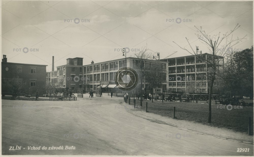 Vchod do továrny Baťa. Správní budova s prodejnou obuvi, Zlín 1931