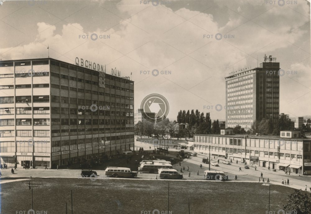 Zlín (Gottwaldov) Obchodní dům Předvoj 1956