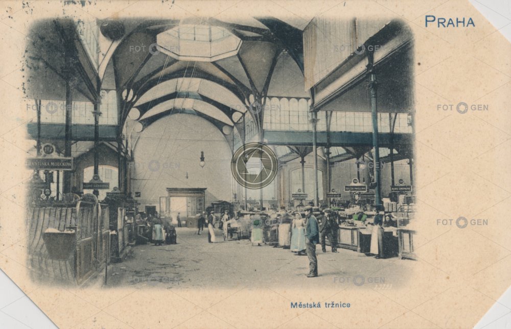 Interiér Staroměstské tržnice roku 1901.