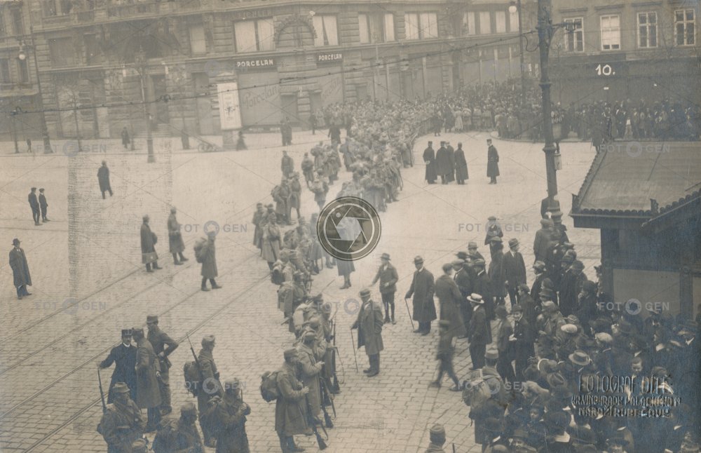 Vojáci na Václavském náměstí x Jindřišská ulice