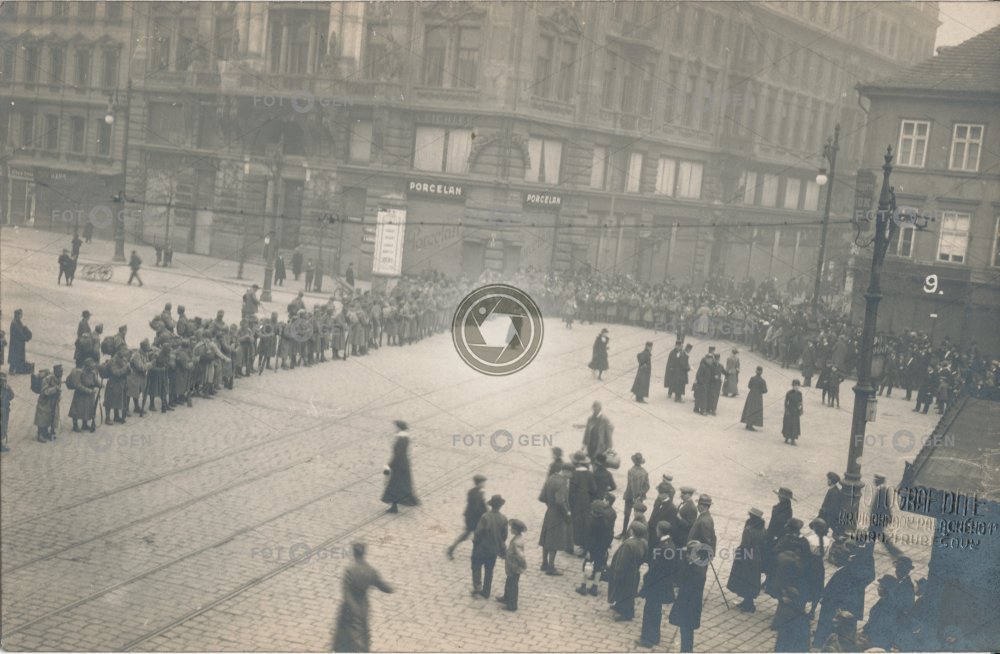Vojáci na Václavském náměstí x Jindřišská.
