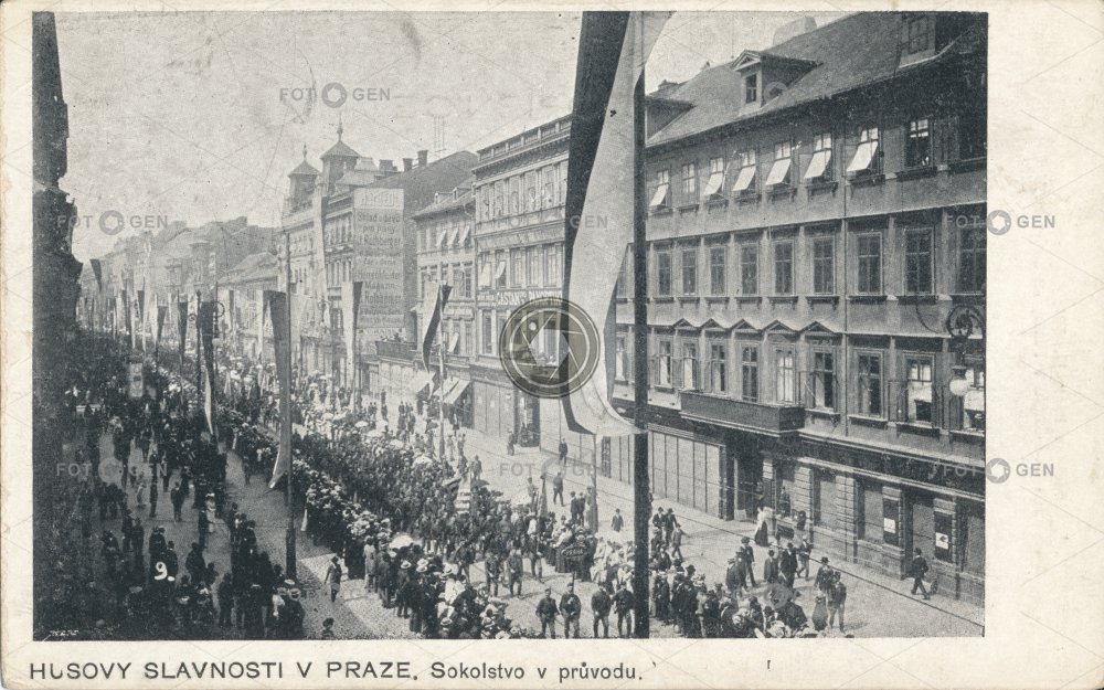 Husovy slavnosti v ulici Na Příkopě. Sokolstvo v průvodu. 1906?
