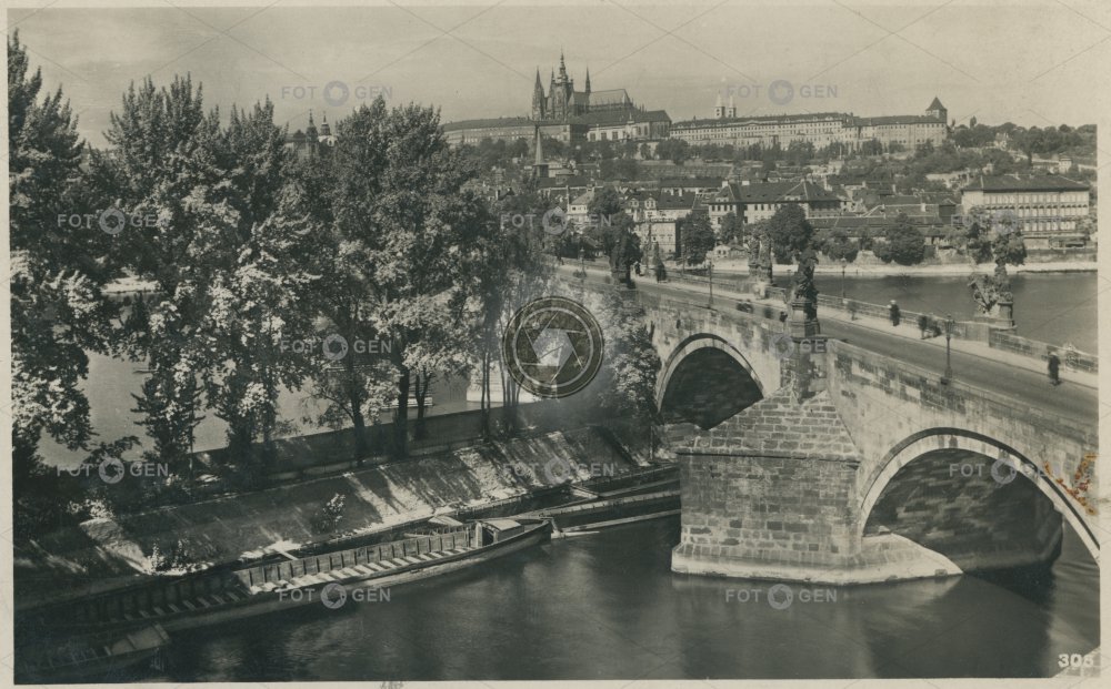 Karlův most a Hradčany  1941