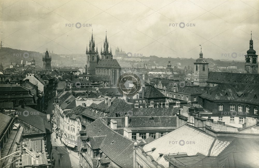 Praha,  Staré Město z věže Prašné brány