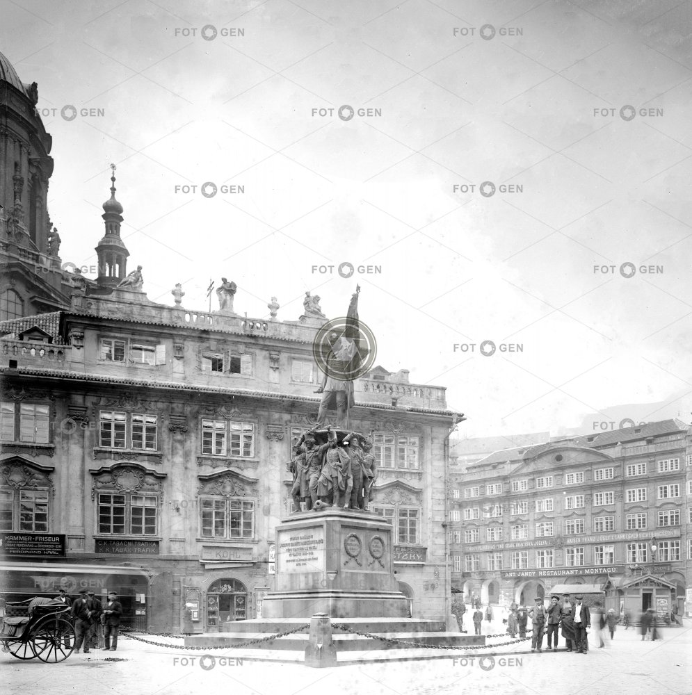 Praha, Malostranské náměstí,  pomník maršála Radeckého, kolem 1907