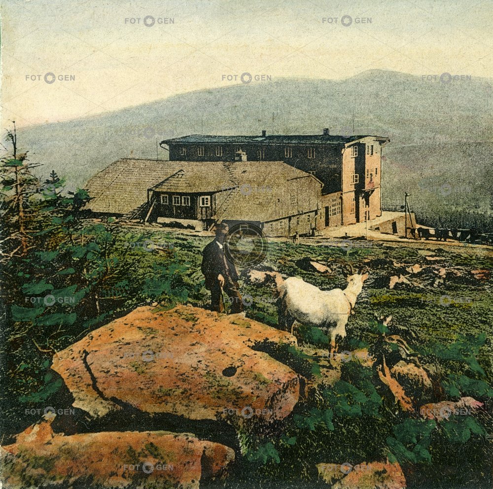 Krkonoše, Petrova bouda, polovina stereofotografie, ručně kolorovaný světlotisk(nový čtyřpodlažní objekt pod starou chalupou byl vystavěn  1886-87)