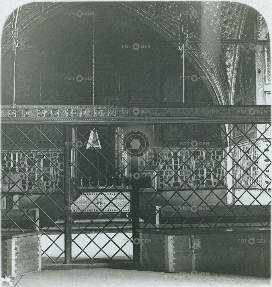 Karlštejn, kaple sv. Kříže, polovina stereofotografie