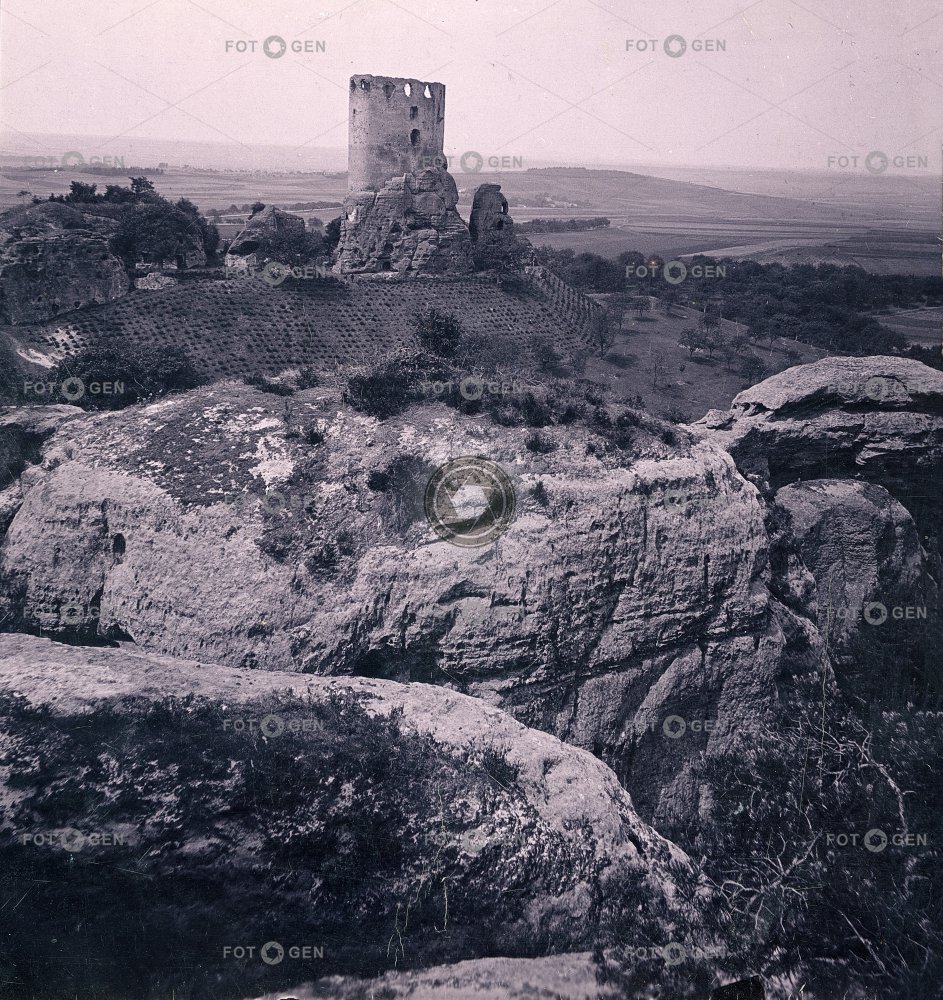 Obec Boseň, hrad Valečov,  polovina stereofotografie