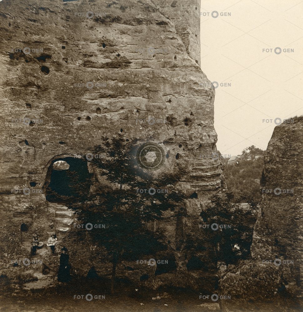 Obec Boseň, hrad Valečov,  polovina stereofotografie