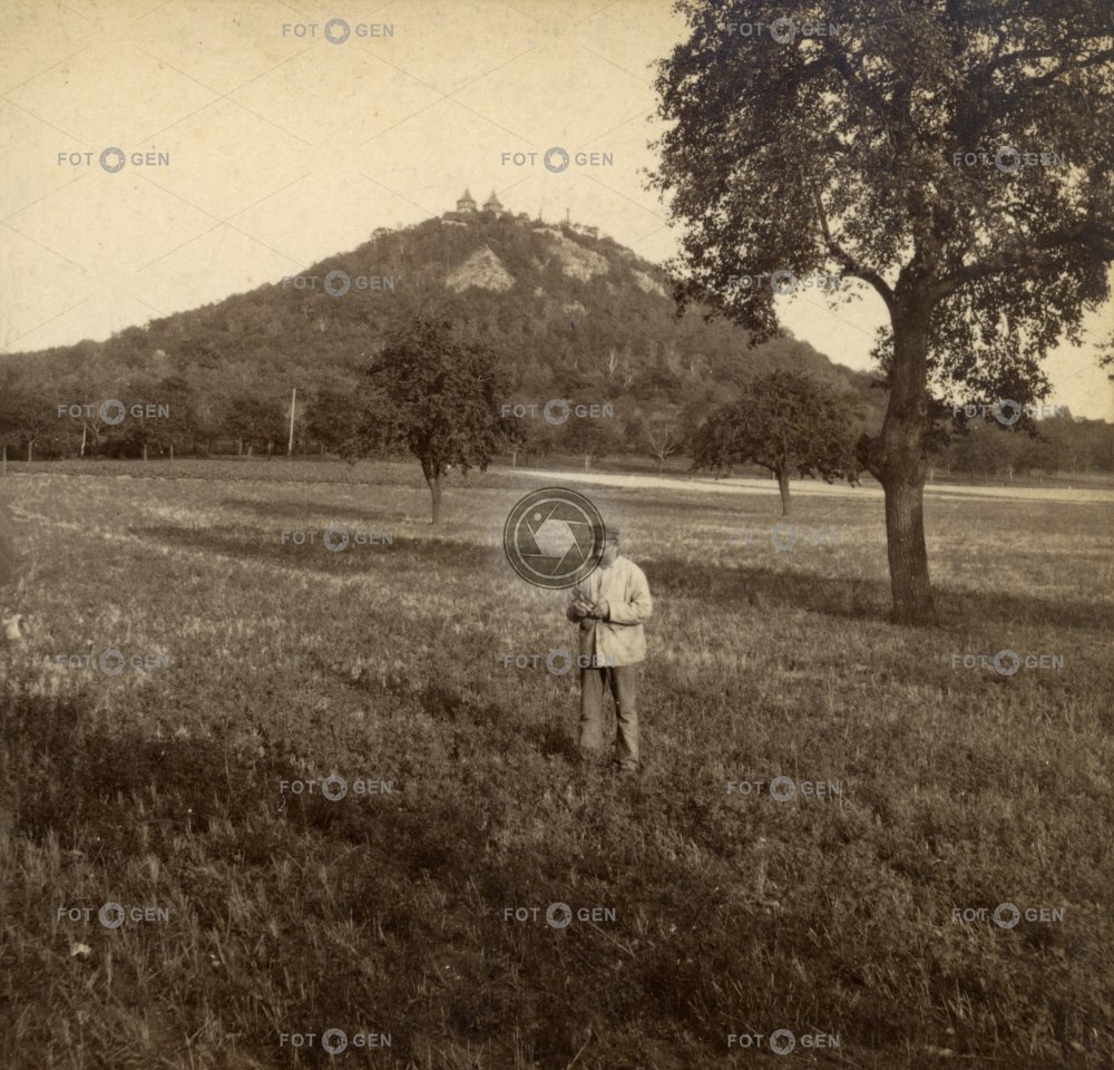 Kopec Doubravka a hrad Doubravská hora, polovina stereofotografie