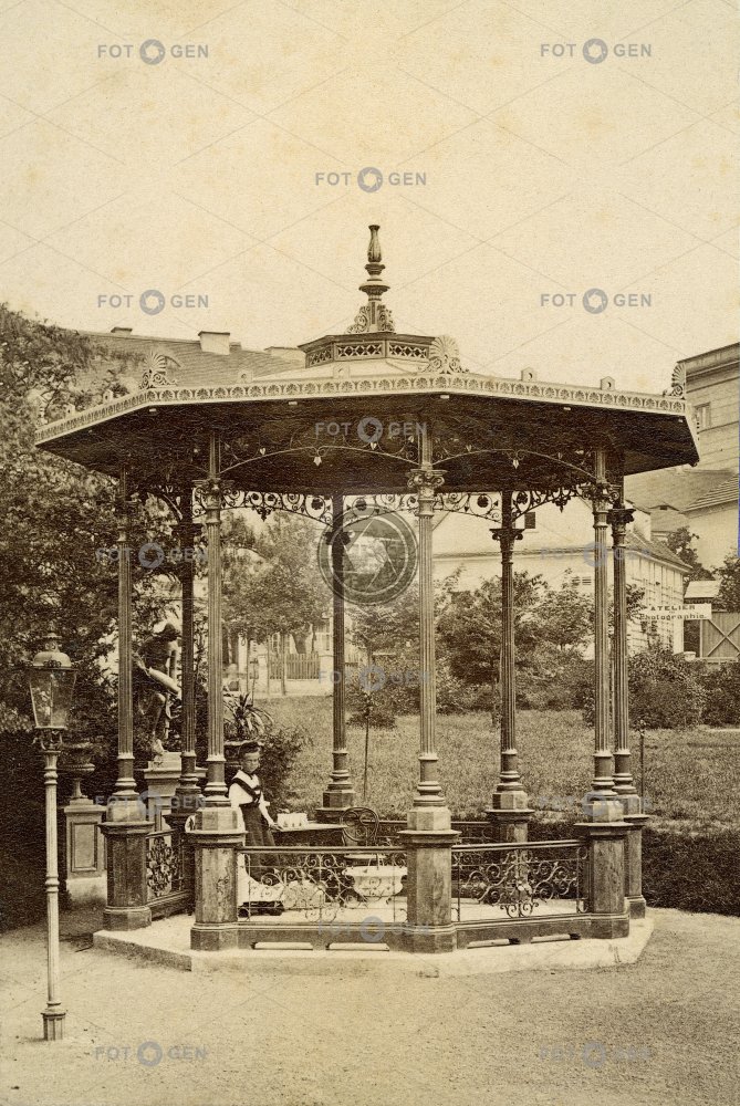 Teplice,  Pavilon s pramenem Prazdroj (Urquelle)  v Lázeňské zahradě
