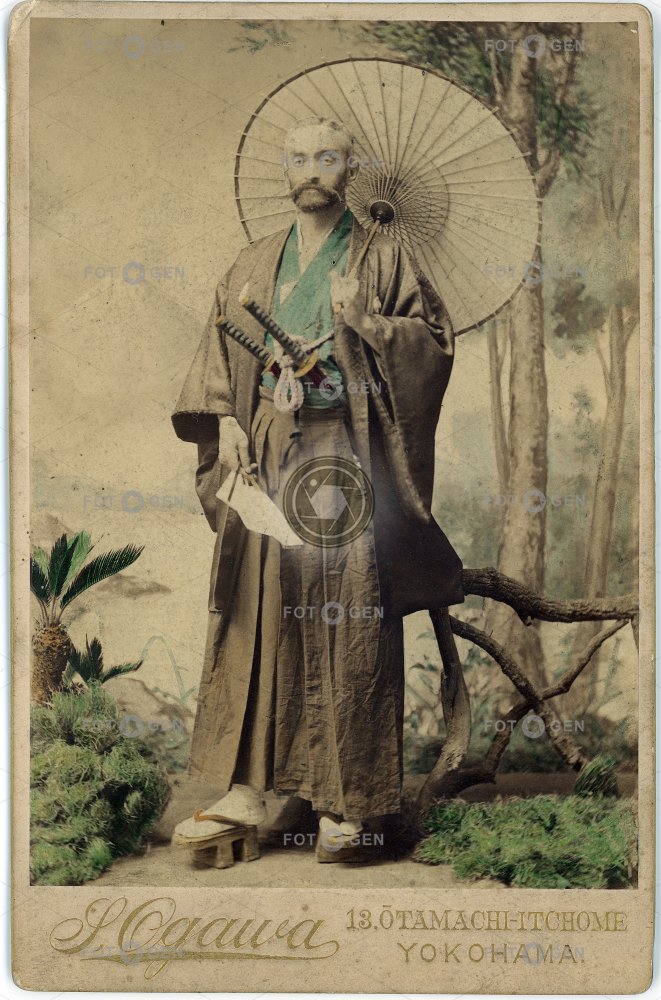 Karel Řezníček (1845-1914) jako samuraj,  z cesty kolem světa s Josefem Kořenským,. Yokohama 12.10.1893, kabinetka