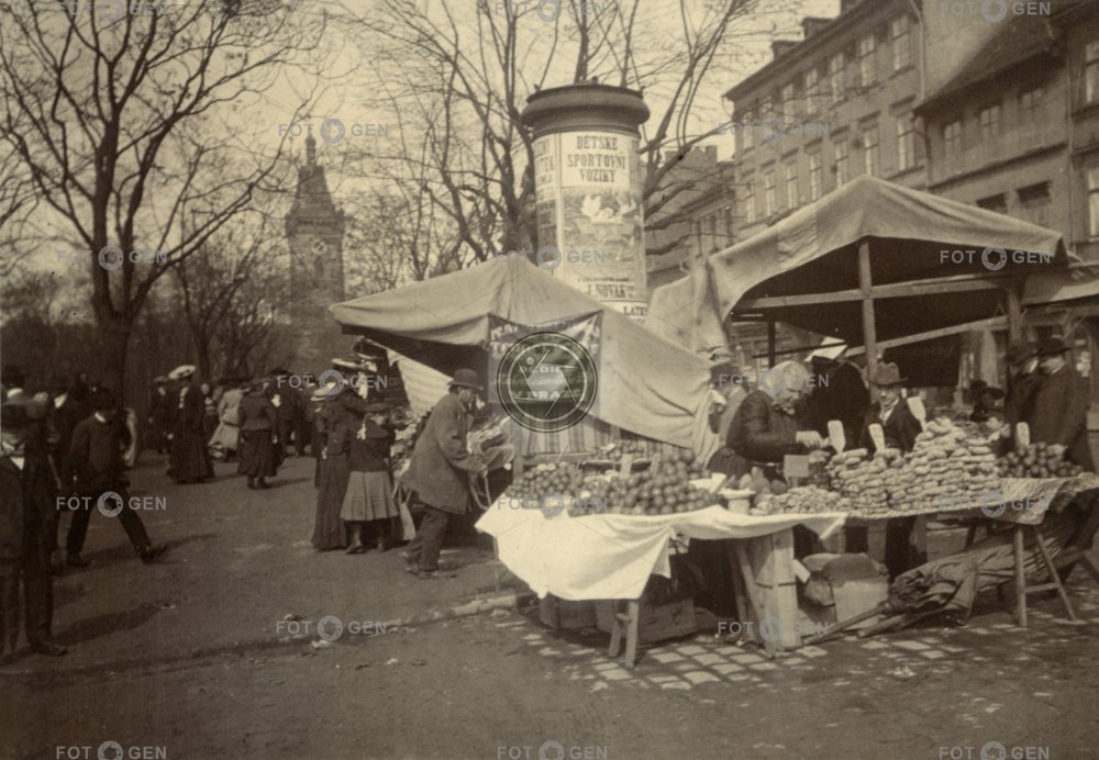 Jarní trh na Karlově náměstí v Praze, kolem 1902