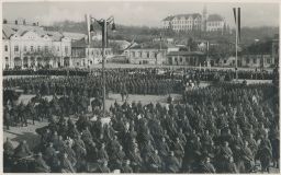 Levice Kossuthovo náměstí vojáci armáda 5.9. 1940 / Tábori mise a felszabaditott léva város kossuth terén