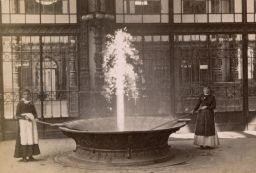 Karlovy Vary, litinová Vřídelní kolonáda, Sprudel - Vřídlo