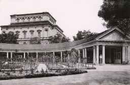 Teplice, sloupová kolonáda a divadlo, 1894, kabinetka