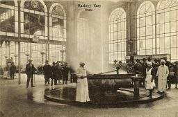 Karlovy Vary, Vřídlo, kolem 1916, pohlednice