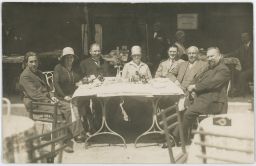 Luhačovice Zlín lázenští hosté restaurace foto Kotal