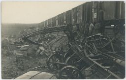 Železnice armáda legionáři Rusko zničený bolševický vlak 1918