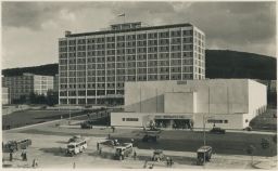 Zlín Baťa Velké kino Stíny londýnských nocí hotel Společenský dům autobusy 1937