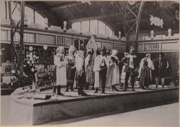 Národopisná Výstava Českoslovanská v Praze 1895, Skupina krojů I., kabinetka, světlotisk