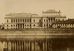 Rudolfinum od řeky, vizitka