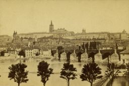Karlův most a Hradčany z nábřeží, vizitka