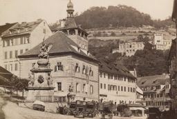 Karlov Vary, radnice a sousoší Nejsvětější trojice, vizitka