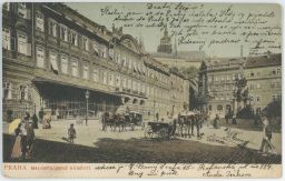 Praha Malostranské náměstí povozy