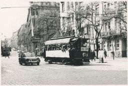 Praha historická jízda 1913-1974 Tatra 603