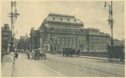 Praha most Národní divadlo povozy Bellmann 1909
