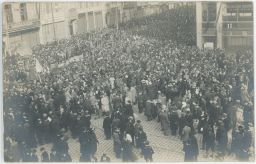 Praha 29.10.1918 oslavy samostatnosti foto Dítě