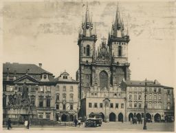 Praha Týnský chrám autobusek bratři Rindlerové