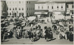 Banská Bystrica trh v pondelok Ústredné učitelské kníhkupectvo