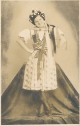 etnografie kroje REALFOTO LKTD neidentifikováno