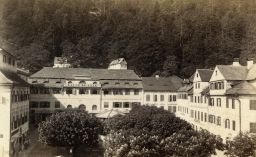 Karlovy Vary, Salle de Saxe, vizitka