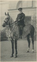 TGM Masaryk Lány před vyjížďkou foto Brunner-Dvořák