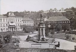 Teplice - Šanov, Lázeňský park s Jubilejní kašnou, domy Císařské lázně a Sadové lázně,