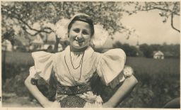 etnografie kroje Hradec Králové foto Švec 40. léta