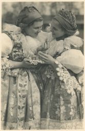 etnografie kroje děvčata Hluk Uherský Brod Fototypia 1940