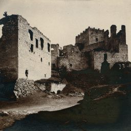 Hrad Rabí, vnitřní prostor, polovina stereofotografie