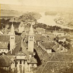 Bazilka sv. Jiří z věže katedrály sv. Víta, polovina stereofotografie