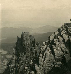Krkonoše, masiv Velké Sněžné jámy, polovina stereofotografie
