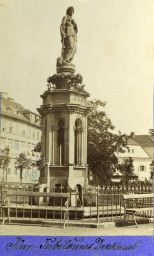 Teplice, Jubilejní (Kolostůjova) kašna v Lázeňské zahradě