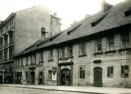 Praha, Štěpánská ulice, patrně čp. 624, r. 1932 postaven na místě hotel Alcron