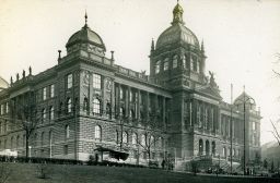 Praha, Václavské náměstí, Národní muzeum od ulice Washingtonova