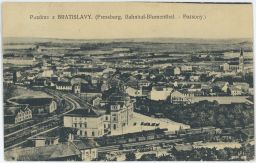 Celkový pohled s nádražím Bratislava